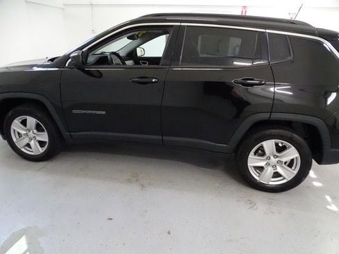 Used 2022 Jeep Compass Latitude w/ Sun and Sound Group AWD/4WD image 20