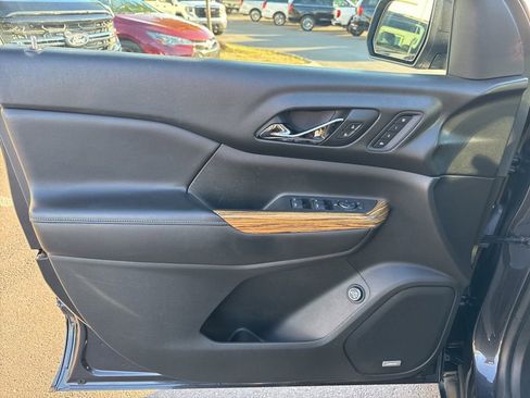Used 2017 GMC Acadia Denali FWD image 10