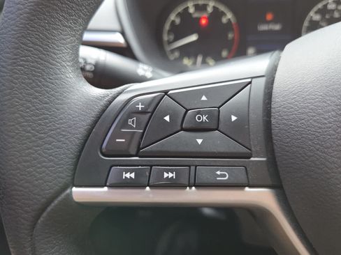 Used 2022 Nissan Altima 2.5 S FWD image 12