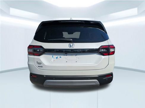 Used 2025 Honda Pilot EX-L image 4