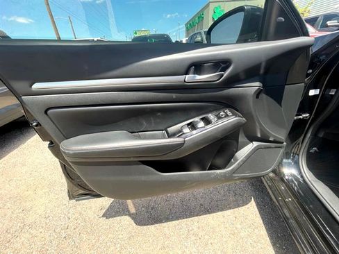 Used 2024 Nissan Altima 2.5 SR w/ SR Premium Package image 12