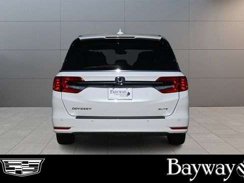 Used 2024 Honda Odyssey Elite image 6