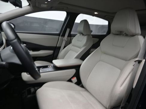 Used 2023 Nissan Ariya FWD image 16