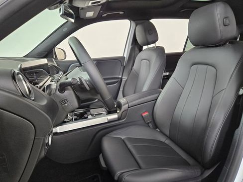 Certified 2023 Mercedes-Benz GLB 250 4MATIC image 15