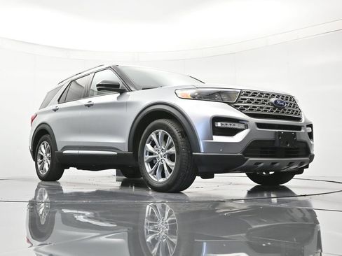 Used 2023 Ford Explorer Limited w/ Equipment Group 301A RWD image 39