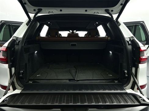 Used 2023 BMW X5 M50i w/ Executive Package image 40