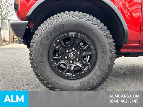 Used 2022 Ford Bronco Wildtrak image 13