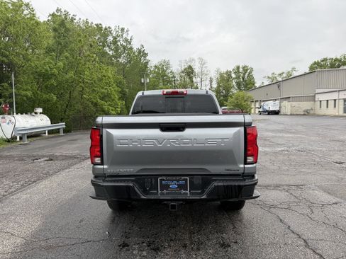 Used 2023 Chevrolet Colorado Z71 w/ Z71 Convenience Package 2 AWD/4WD image 4
