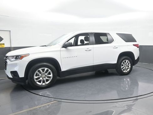 Used 2021 Chevrolet Traverse LS image 2
