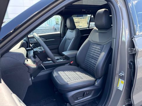 New 2026 Ford Explorer ST-Line w/ ST-Line Street Pack AWD/4WD image 2