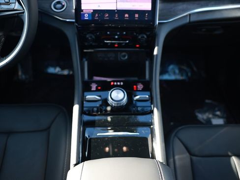 New 2025 Jeep Grand Cherokee L Overland image 25