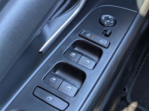 Used 2024 Hyundai Elantra SE image 21