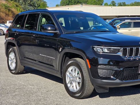 New 2025 Jeep Grand Cherokee Laredo X w/ Luxury Tech Group I image 39