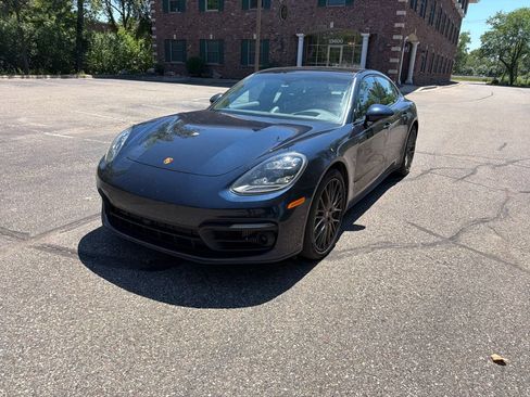 Used 2022 Porsche Panamera 4 E-Hybrid AWD/4WD image 6