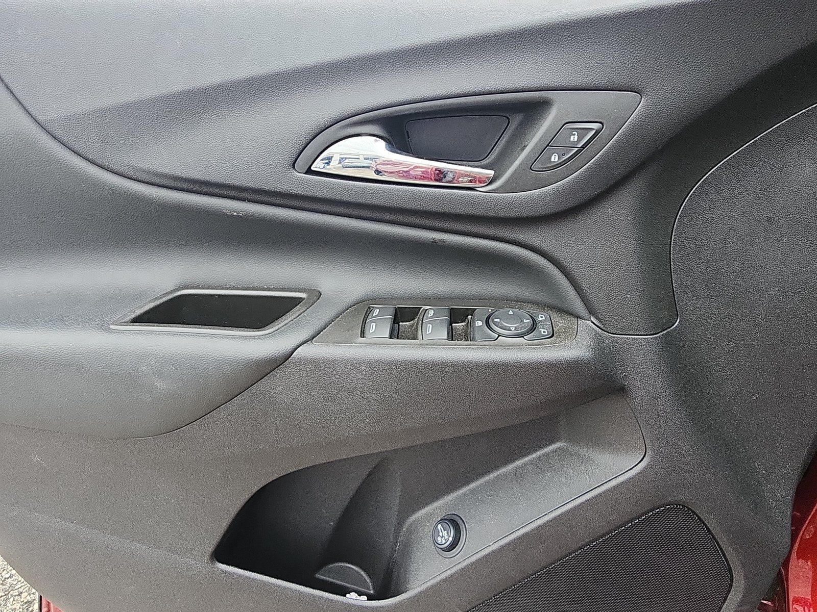 Used 2024 Chevrolet Equinox LT FWD image 15