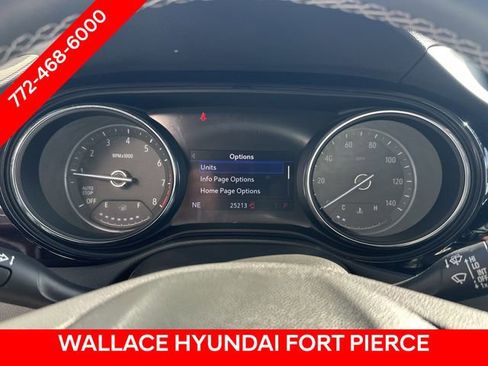 Used 2022 Buick Encore GX Essence FWD image 21