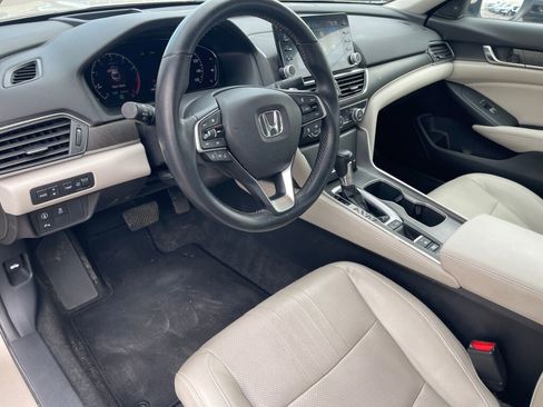 Certified 2018 Honda Accord Touring image 5