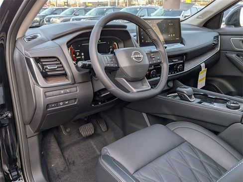 New 2026 Nissan Rogue Platinum image 10