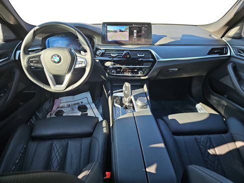 Certified 2023 BMW 530i w/ Premium Package image 9