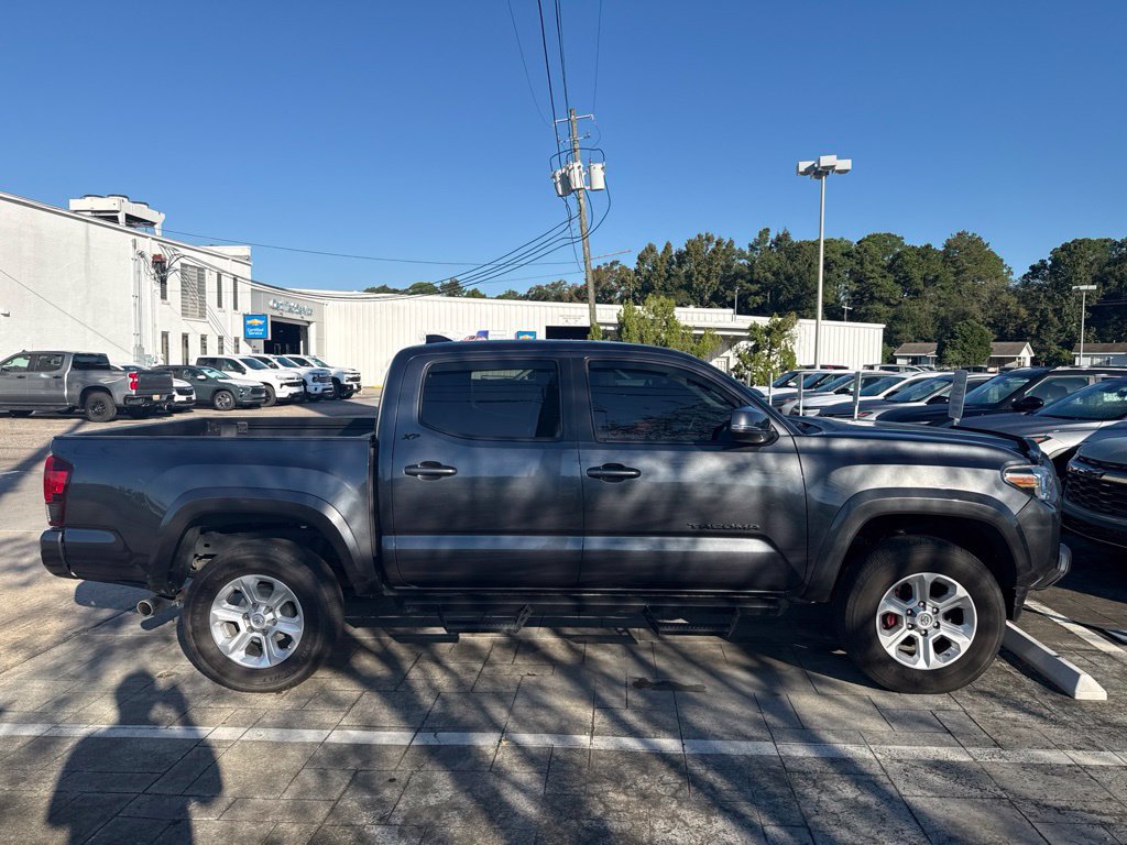 Used 2022 Toyota Tacoma SR5 w/ Technology Package RWD image 7