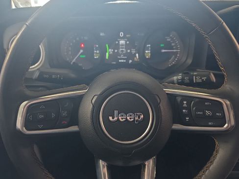 Used 2024 Jeep Wrangler Unlimited Sahara AWD/4WD image 24