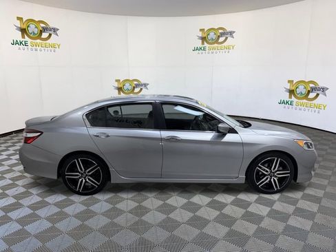 Used 2017 Honda Accord Sport Special Edition image 11