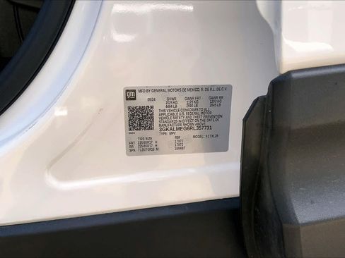 Used 2024 GMC Terrain SLE FWD image 35