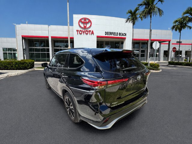 Used 2023 Toyota Highlander XSE FWD image 7
