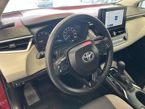 Used 2025 Toyota Corolla LE FWD image 11