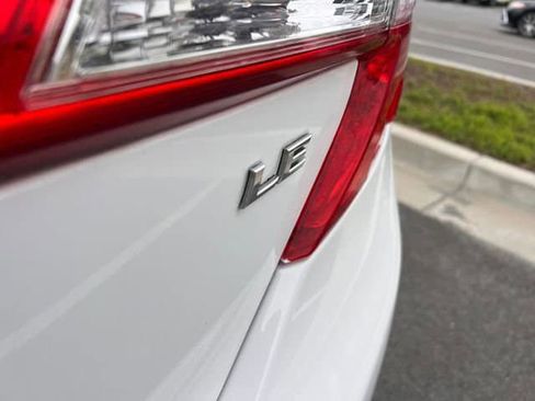 Used 2014 Toyota Camry LE FWD image 33