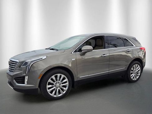 Used 2018 Cadillac XT5 Platinum w/ Driver Assist Package AWD/4WD image 2