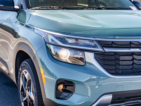 New 2026 Kia Seltos S AWD/4WD image 6