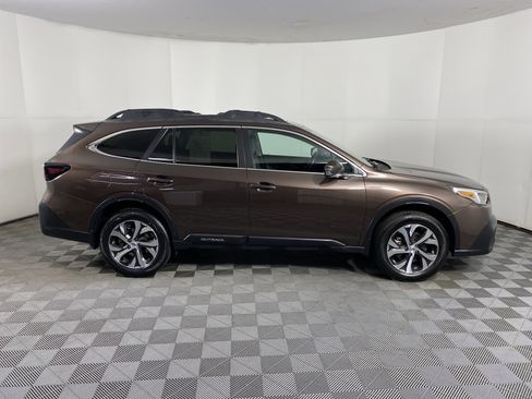 Used 2020 Subaru Outback Limited w/ Popular Package #2 image 8