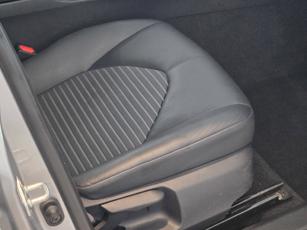Used 2024 Toyota Camry SE FWD image 7