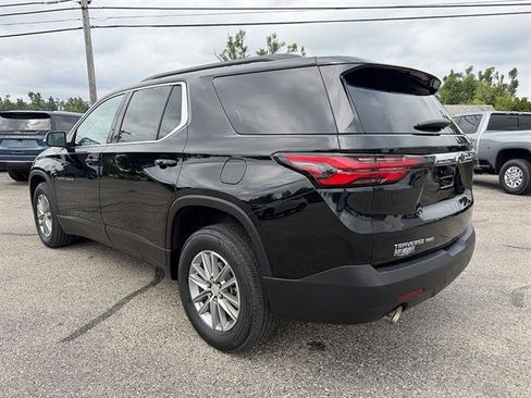 Used 2023 Chevrolet Traverse LT AWD/4WD image 3