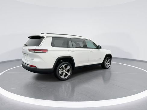 New 2025 Jeep Grand Cherokee L Limited w/ Luxury Tech Group II image 2