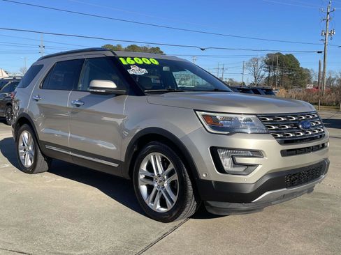 Used 2017 Ford Explorer Limited w/ Equipment Group 301A image 1