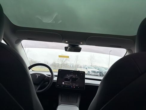 Used 2023 Tesla Model 3 Standard Range image 15