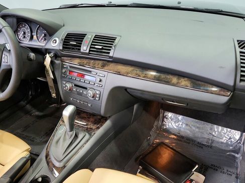 Used 2009 BMW 135i Convertible image 18