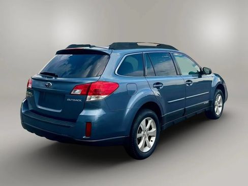 Used 2013 Subaru Outback 2.5i Limited w/ Moonroof Pkg AWD/4WD image 4
