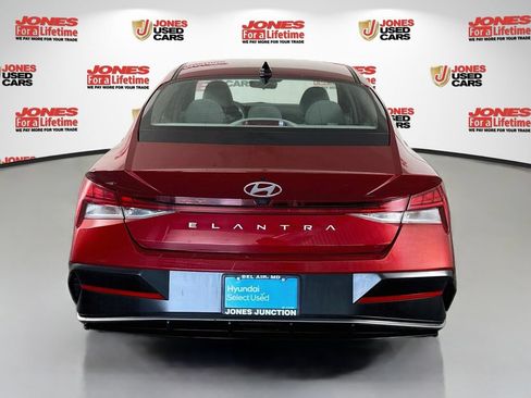 Certified 2025 Hyundai Elantra SEL FWD image 16