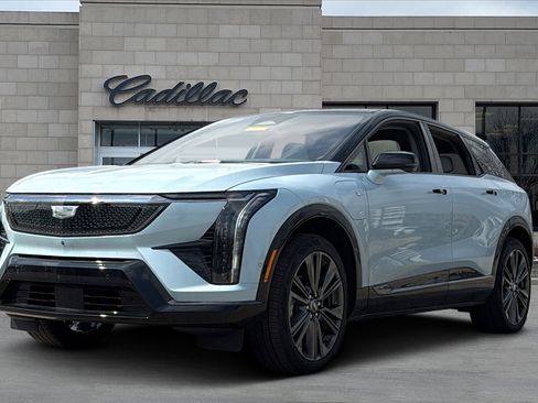 New 2026 Cadillac Optiq Sport 2 w/ LPO, Floor Liner Package image 5