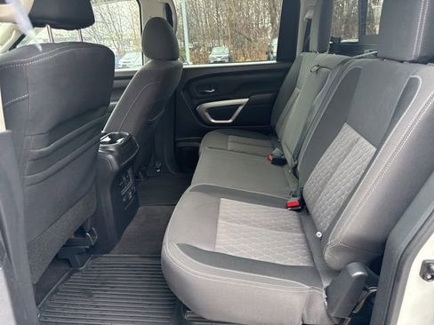 Used 2021 Nissan Titan SV w/ SV Convenience Package image 16