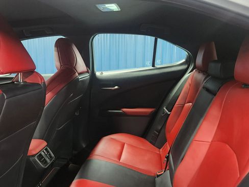 Used 2019 Lexus UX 200 F Sport image 21