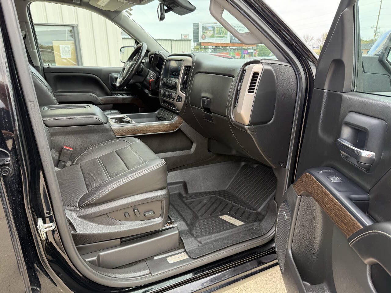 Used 2018 GMC Sierra 1500 Denali w/ Denali Ultimate Package AWD/4WD image 11