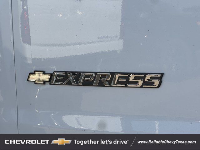 Used 2025 Chevrolet Express 2500 w/ Driver Convenience Package RWD image 8