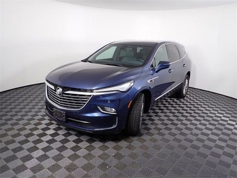 Used 2022 Buick Enclave Essence image 9