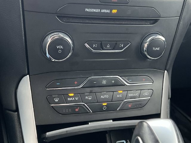 Used 2016 Ford Edge SEL w/ Equipment Group 201A AWD/4WD image 24