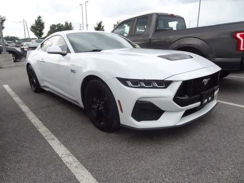 Used 2024 Ford Mustang GT RWD image 3