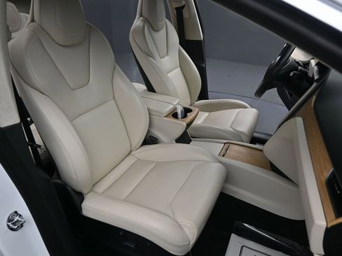 Used 2019 Tesla Model X 100D image 36